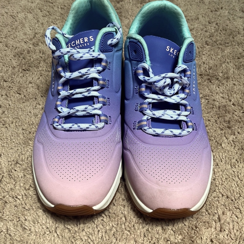 Skechers